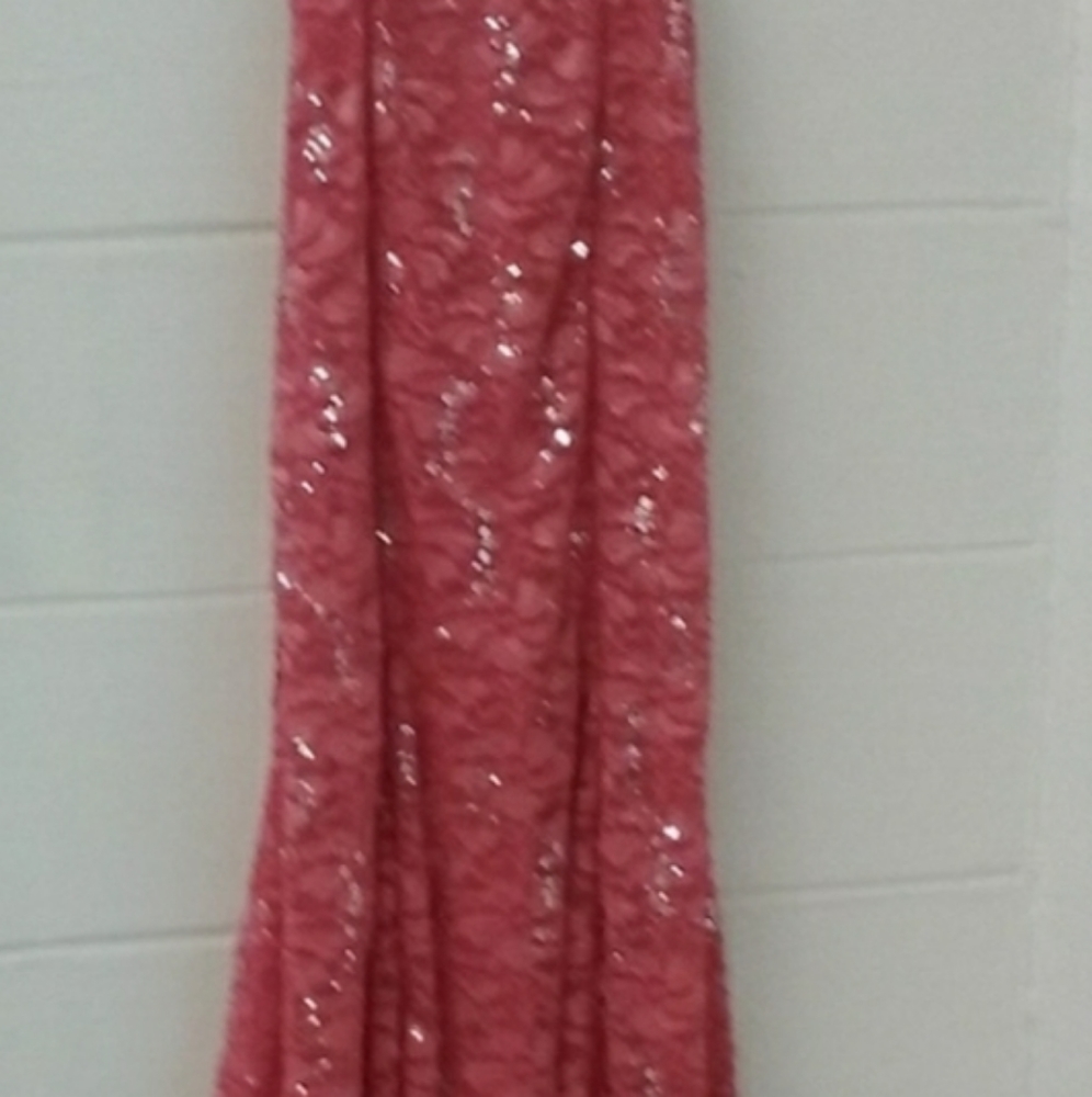 Dresses - Picture 2 of 2